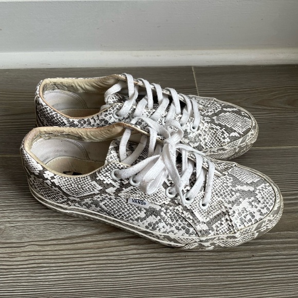 Vans | lows snakeskin (m) 8.5 - Picture 1 of 4